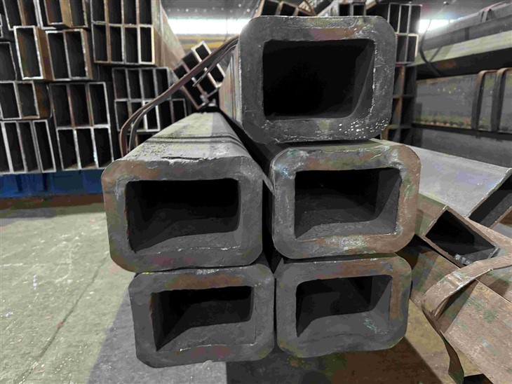 Thick Wall Large Size Rectangular Steel Pipe suppliers